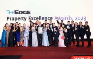 Đại diện Gamuda Land tại Lễ trao Giải thưởng Nhà phát triển Bất động sản hàng đầu do The Edge Malaysia tổ chức ngày 20/11, tại Kuala Lumpur.